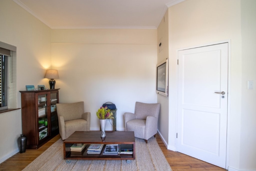 To Let 1 Bedroom Property for Rent in Sea Point Western Cape